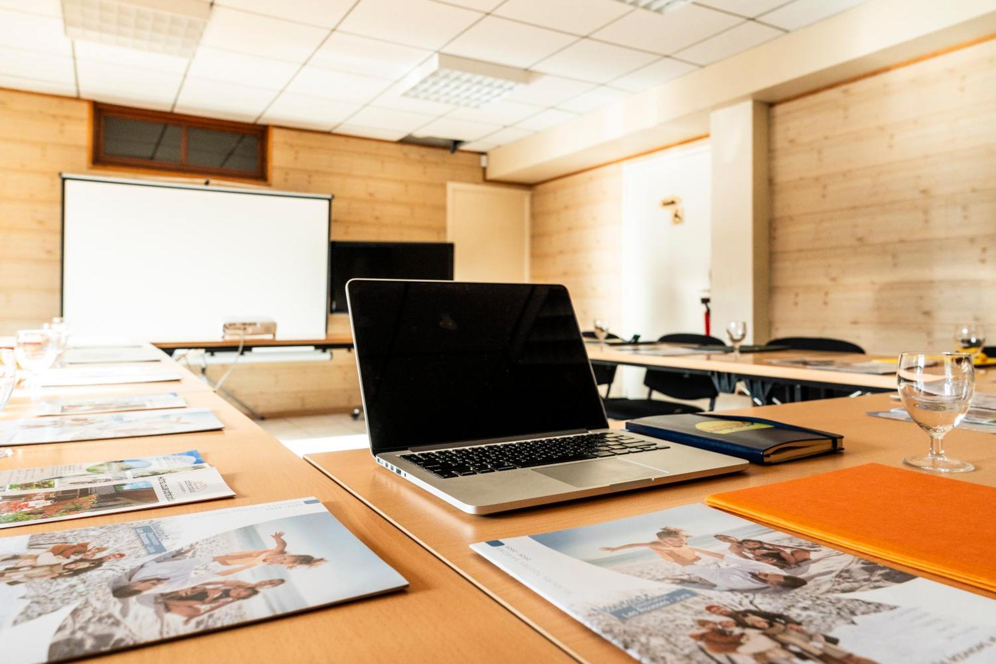 Hotel-Club Cote Dole, Ussim Vacances レ・ルス エクステリア 写真